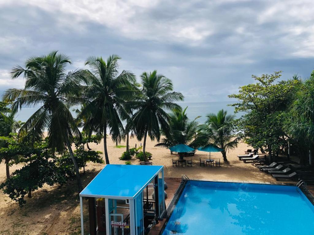 Marakolliya Beach Resort Tangalle Luaran gambar